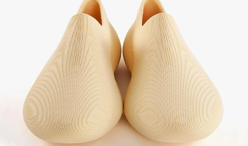 Pangaia和Zellerfeld发布了一款新的3D打印运动鞋